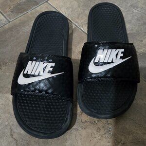 Black Nike Benassi Slides